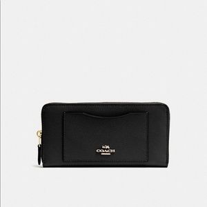 BRAND NEW COACH ACCORDION WALLET